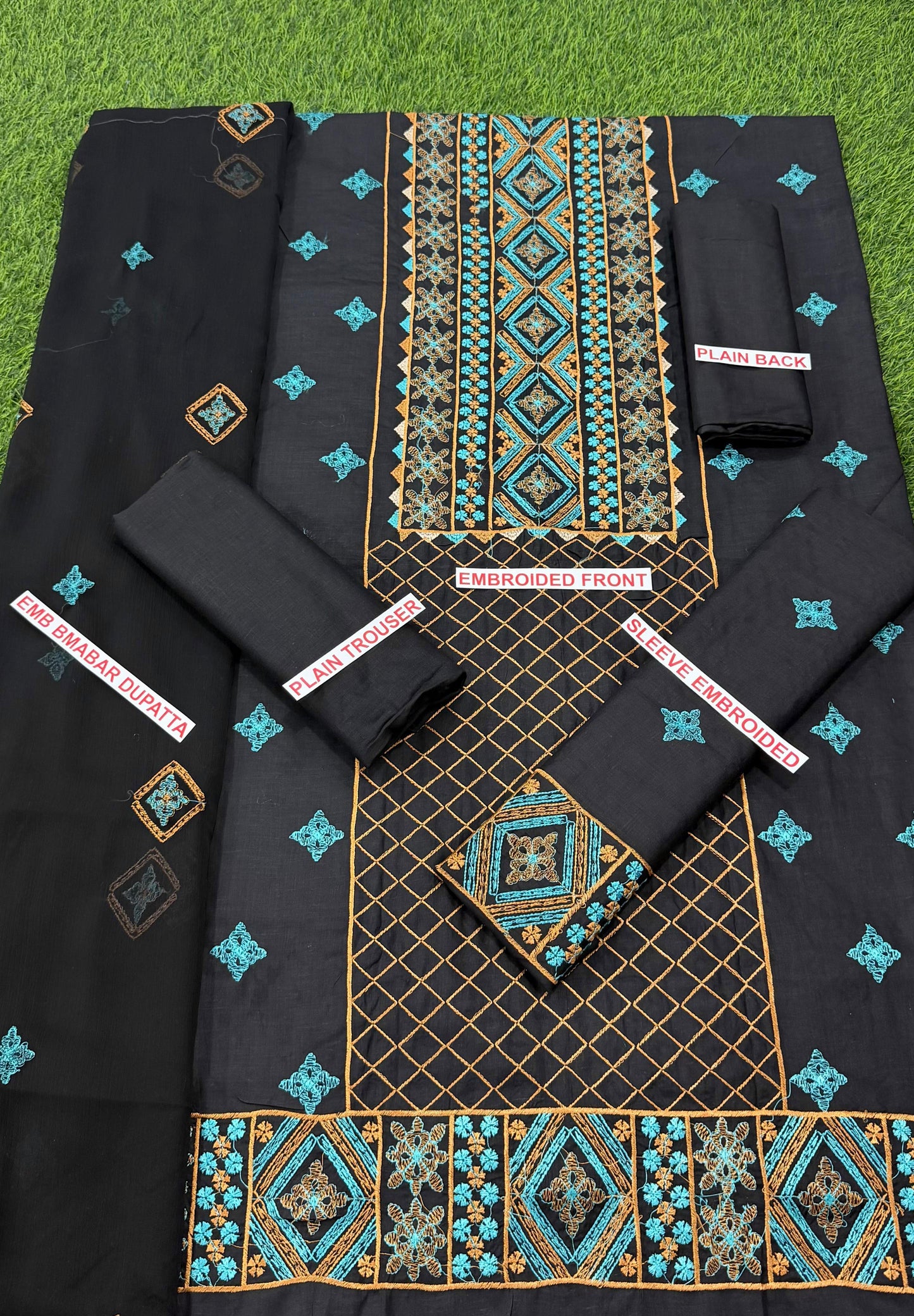 Maria B lawn 3 pc Embroidery Suit